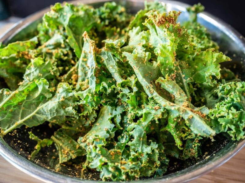 Spicy Kale Chips Cheezy Chipotle Flavor We Want Veggies 4165